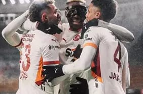 galatasaray-sozlesmesini-uzatti_18914536_91.jpg