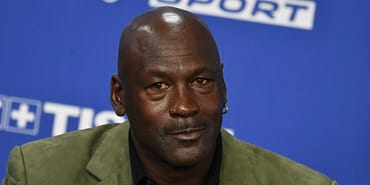 michael-jordan-charlotte-hornetsteki-cogunluk-hissesini-satacak-M7gz9I3j.jpg